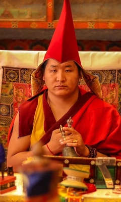 ཞེ་ཆེན་རབ་འབྱམས་རིན་པོ་ཆེ།